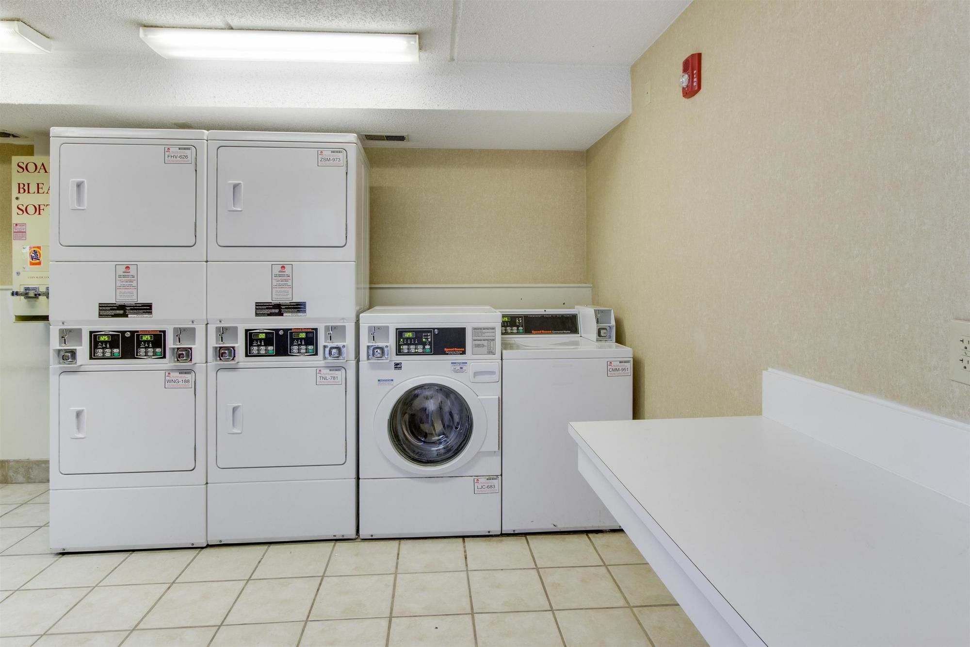 Red Roof Inn Plus+ Columbus - ワージントン エクステリア 写真