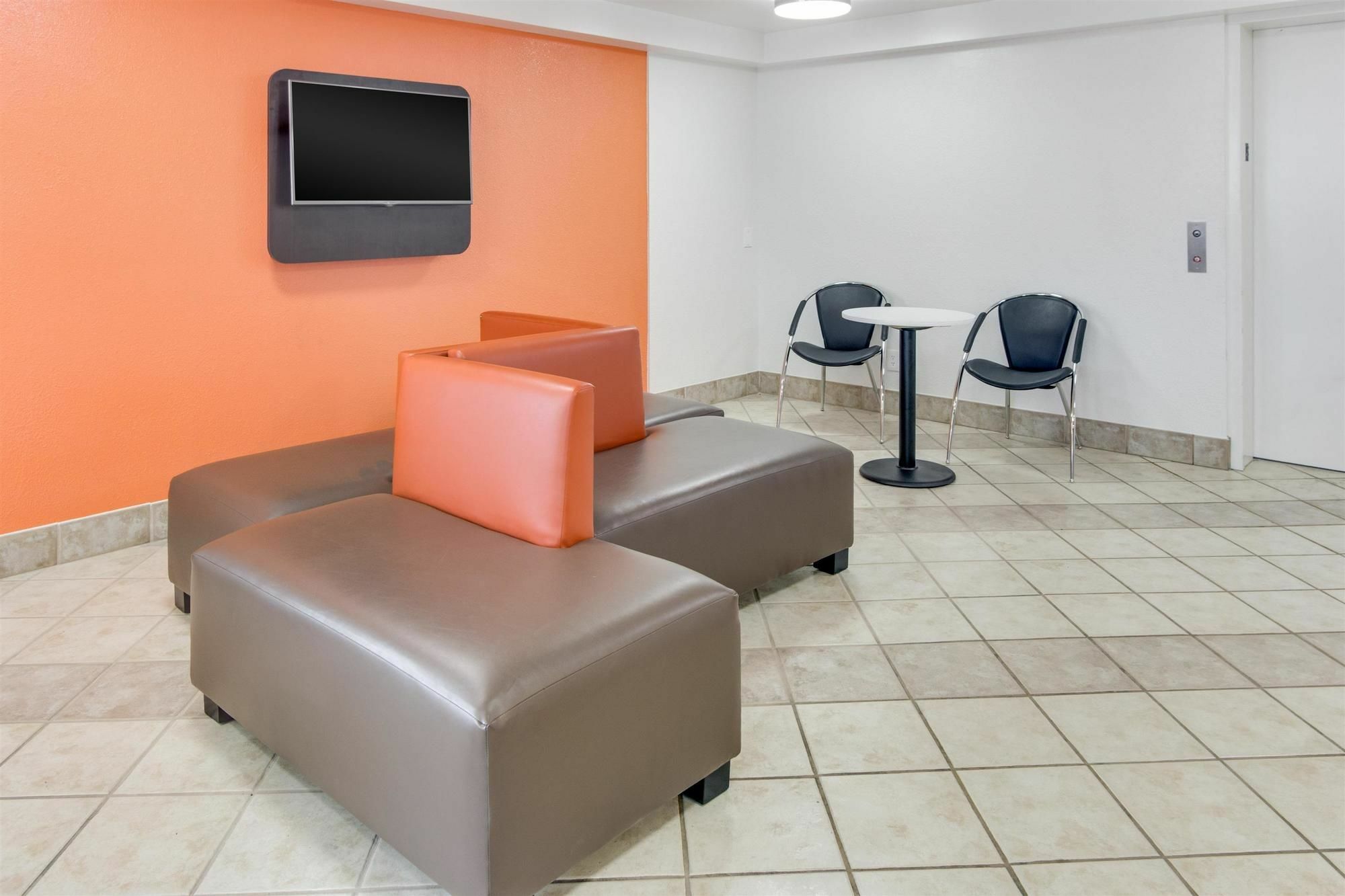 Red Roof Inn Plus+ Columbus - ワージントン エクステリア 写真