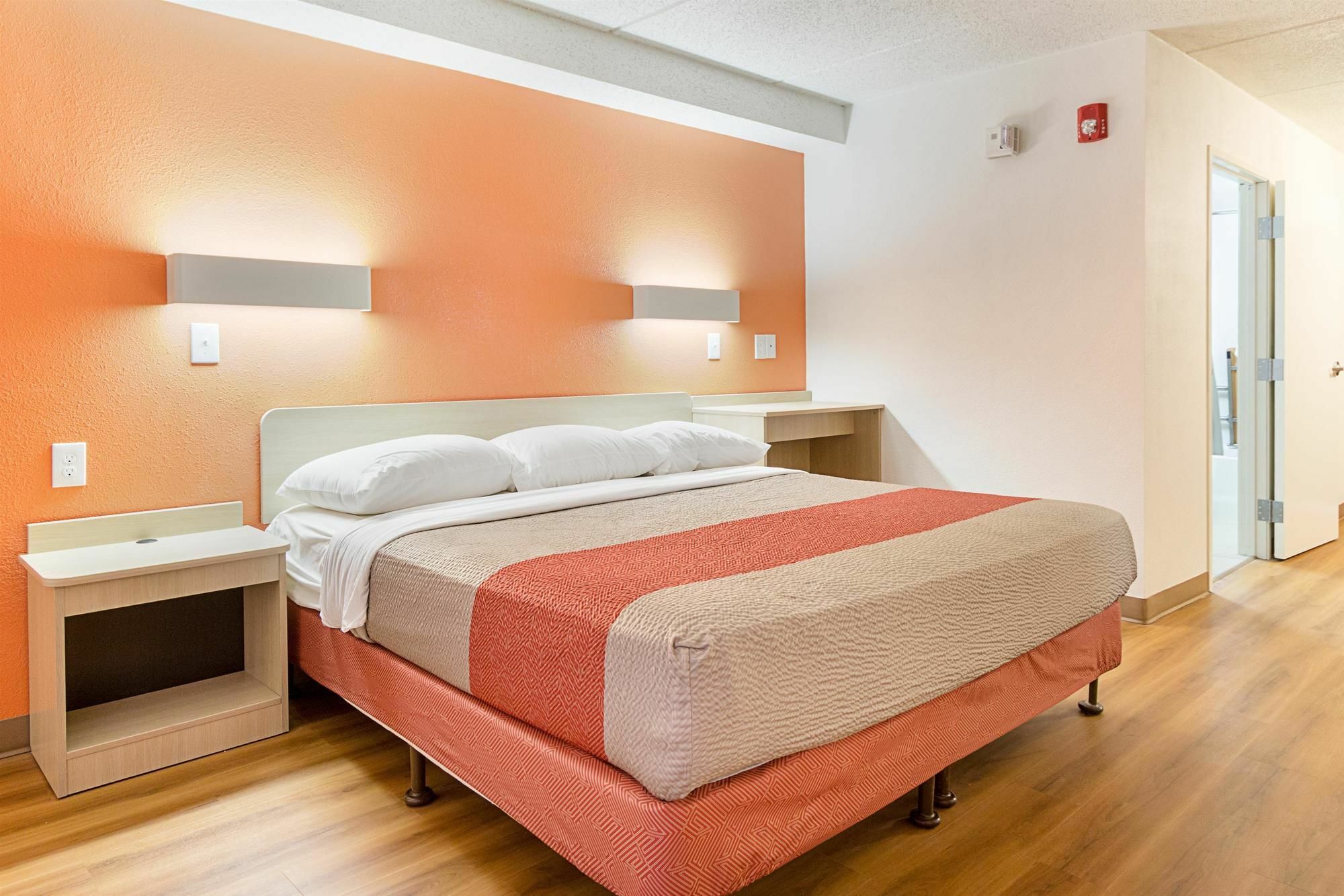 Red Roof Inn Plus+ Columbus - ワージントン エクステリア 写真